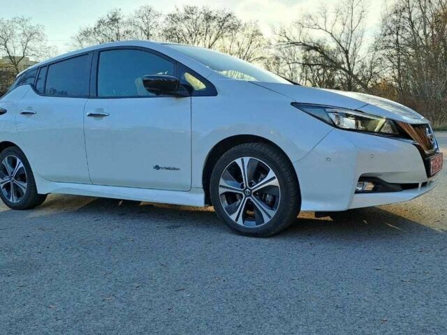 Белый Ниссан Лиф, объемом двигателя 0 л и пробегом 115 тыс. км за 12700 $, фото 5 на Automoto.ua