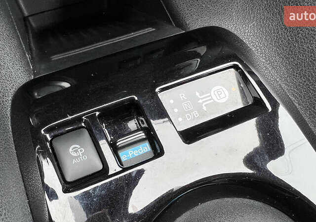 Белый Ниссан Лиф, объемом двигателя 0 л и пробегом 114 тыс. км за 12950 $, фото 25 на Automoto.ua