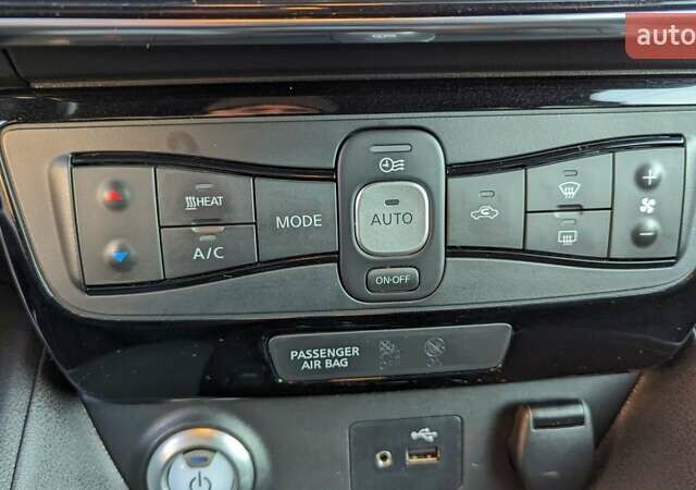 Белый Ниссан Лиф, объемом двигателя 0 л и пробегом 60 тыс. км за 14900 $, фото 37 на Automoto.ua