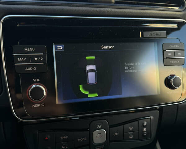 Белый Ниссан Лиф, объемом двигателя 0 л и пробегом 116 тыс. км за 11800 $, фото 94 на Automoto.ua