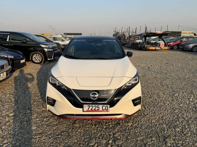 Белый Ниссан Лиф, объемом двигателя 0 л и пробегом 33 тыс. км за 16400 $, фото 5 на Automoto.ua