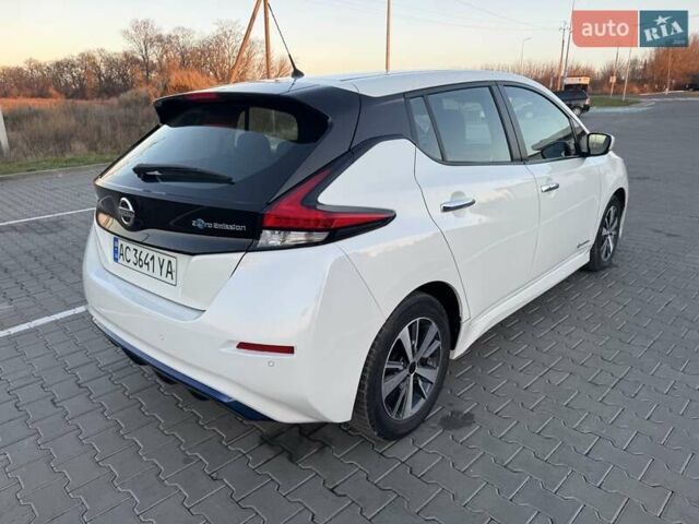 Білий Ніссан Ліф, об'ємом двигуна 0 л та пробігом 135 тис. км за 10900 $, фото 9 на Automoto.ua