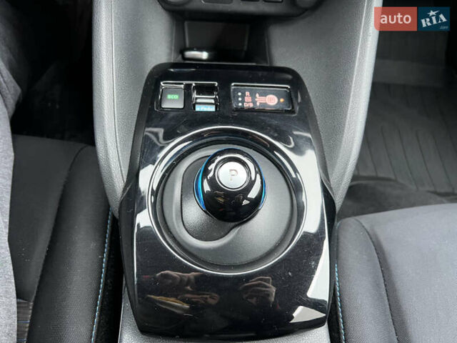 Белый Ниссан Лиф, объемом двигателя 0 л и пробегом 96 тыс. км за 13500 $, фото 25 на Automoto.ua