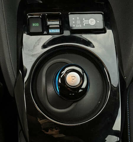 Белый Ниссан Лиф, объемом двигателя 0 л и пробегом 50 тыс. км за 12800 $, фото 16 на Automoto.ua