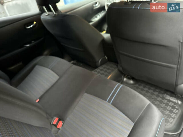 Белый Ниссан Лиф, объемом двигателя 0 л и пробегом 37 тыс. км за 12700 $, фото 19 на Automoto.ua