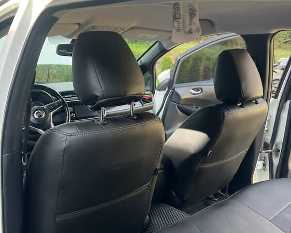 Белый Ниссан Лиф, объемом двигателя 0 л и пробегом 136 тыс. км за 11500 $, фото 11 на Automoto.ua