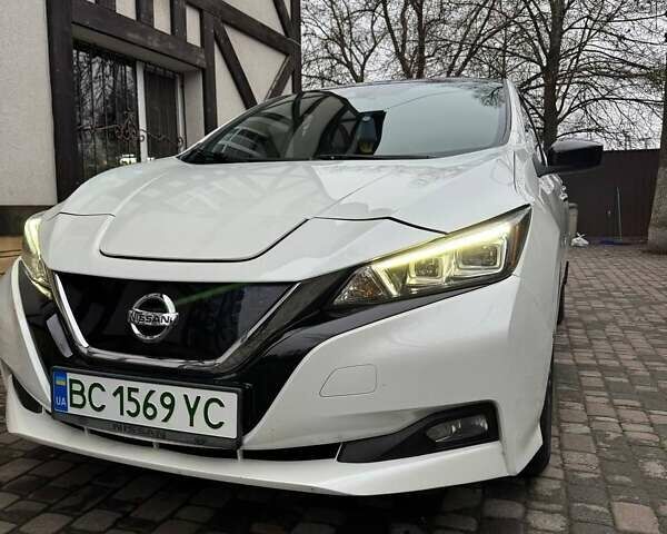 Білий Ніссан Ліф, об'ємом двигуна 0 л та пробігом 105 тис. км за 11700 $, фото 9 на Automoto.ua