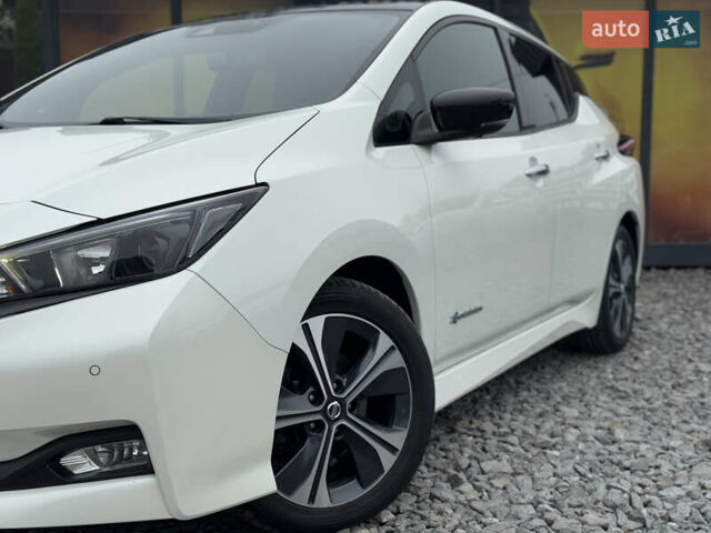 Белый Ниссан Лиф, объемом двигателя 0 л и пробегом 157 тыс. км за 11700 $, фото 29 на Automoto.ua