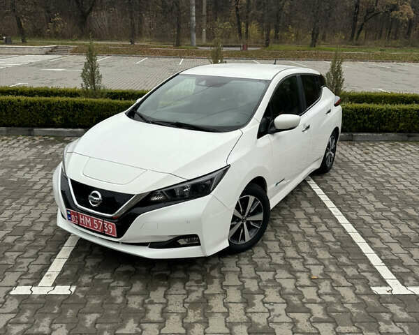 Белый Ниссан Лиф, объемом двигателя 0 л и пробегом 116 тыс. км за 11800 $, фото 22 на Automoto.ua