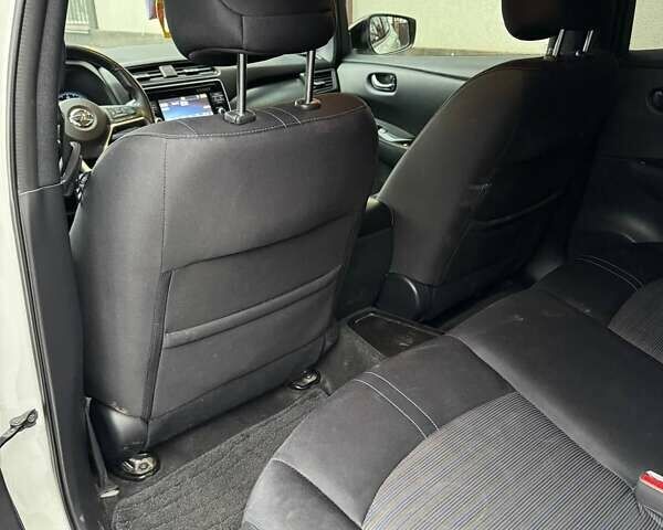 Білий Ніссан Ліф, об'ємом двигуна 0 л та пробігом 105 тис. км за 11700 $, фото 18 на Automoto.ua