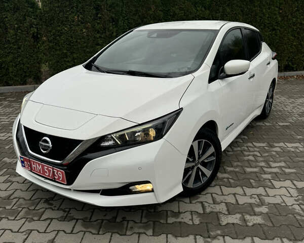 Белый Ниссан Лиф, объемом двигателя 0 л и пробегом 116 тыс. км за 11800 $, фото 95 на Automoto.ua