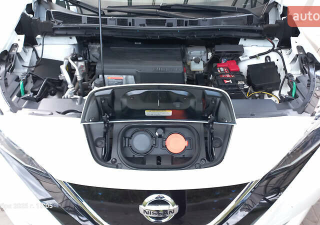 Белый Ниссан Лиф, объемом двигателя 0 л и пробегом 82 тыс. км за 15600 $, фото 28 на Automoto.ua