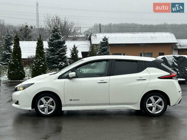 Белый Ниссан Лиф, объемом двигателя 0 л и пробегом 96 тыс. км за 13500 $, фото 4 на Automoto.ua