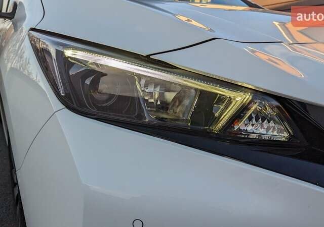 Белый Ниссан Лиф, объемом двигателя 0 л и пробегом 60 тыс. км за 14900 $, фото 7 на Automoto.ua