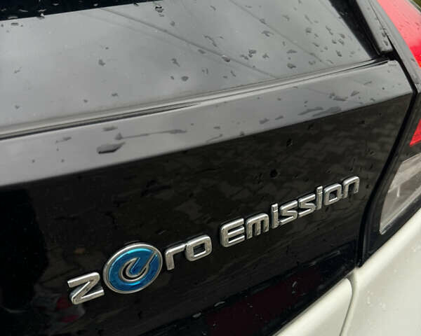 Белый Ниссан Лиф, объемом двигателя 0 л и пробегом 116 тыс. км за 11800 $, фото 104 на Automoto.ua