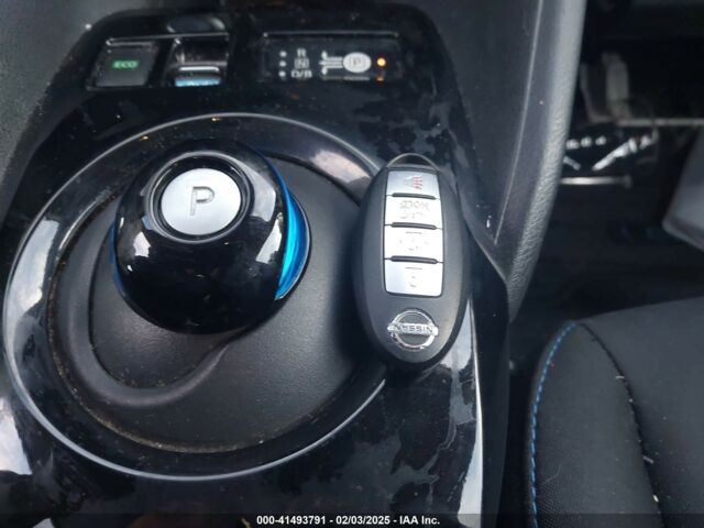 Белый Ниссан Лиф, объемом двигателя 0 л и пробегом 84 тыс. км за 7700 $, фото 8 на Automoto.ua