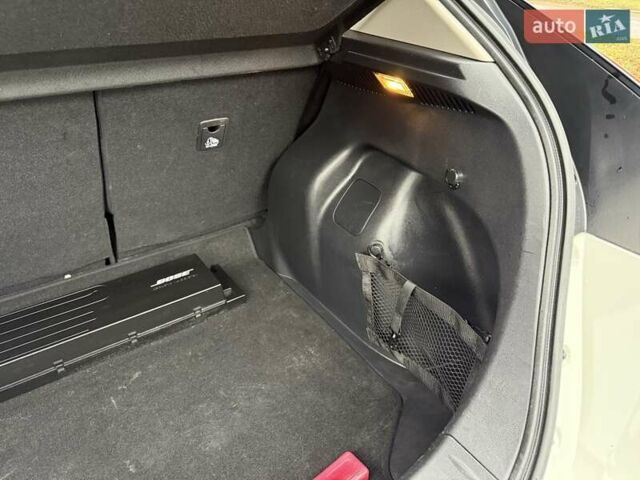 Белый Ниссан Лиф, объемом двигателя 0 л и пробегом 82 тыс. км за 13999 $, фото 13 на Automoto.ua