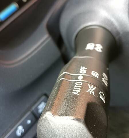 Белый Ниссан Лиф, объемом двигателя 0 л и пробегом 75 тыс. км за 11999 $, фото 23 на Automoto.ua