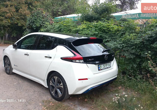 Белый Ниссан Лиф, объемом двигателя 0 л и пробегом 82 тыс. км за 15600 $, фото 4 на Automoto.ua