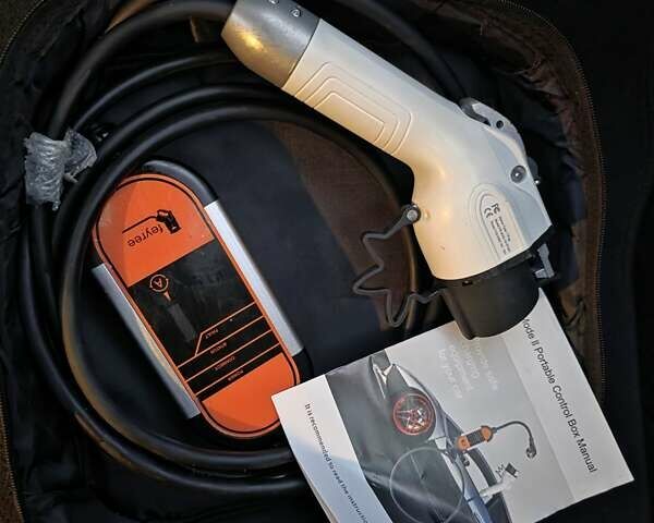 Білий Ніссан Ліф, об'ємом двигуна 0 л та пробігом 90 тис. км за 10000 $, фото 6 на Automoto.ua