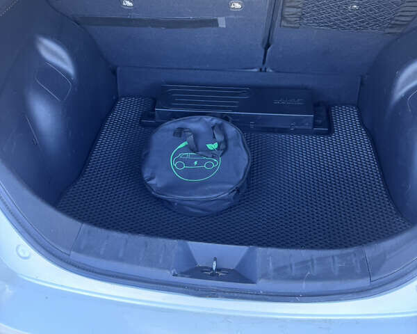 Белый Ниссан Лиф, объемом двигателя 0 л и пробегом 94 тыс. км за 12100 $, фото 5 на Automoto.ua