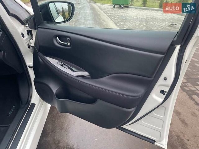 Белый Ниссан Лиф, объемом двигателя 0 л и пробегом 108 тыс. км за 12700 $, фото 22 на Automoto.ua