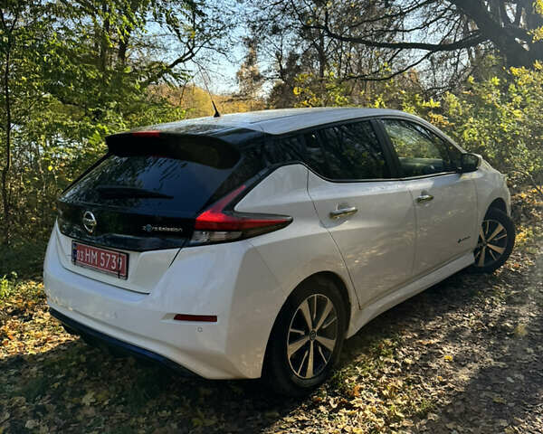 Белый Ниссан Лиф, объемом двигателя 0 л и пробегом 116 тыс. км за 11800 $, фото 58 на Automoto.ua