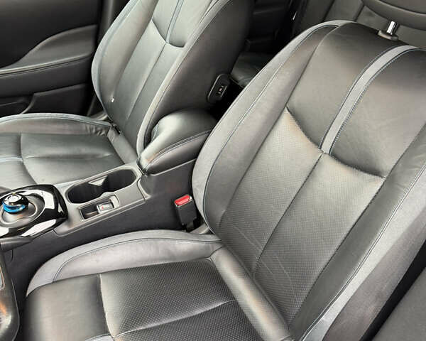 Белый Ниссан Лиф, объемом двигателя 0 л и пробегом 164 тыс. км за 11300 $, фото 33 на Automoto.ua