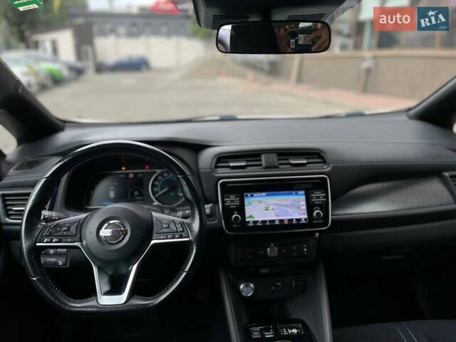 Белый Ниссан Лиф, объемом двигателя 0 л и пробегом 83 тыс. км за 12799 $, фото 22 на Automoto.ua