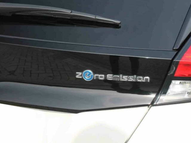 Белый Ниссан Лиф, объемом двигателя 0 л и пробегом 43 тыс. км за 9350 $, фото 11 на Automoto.ua