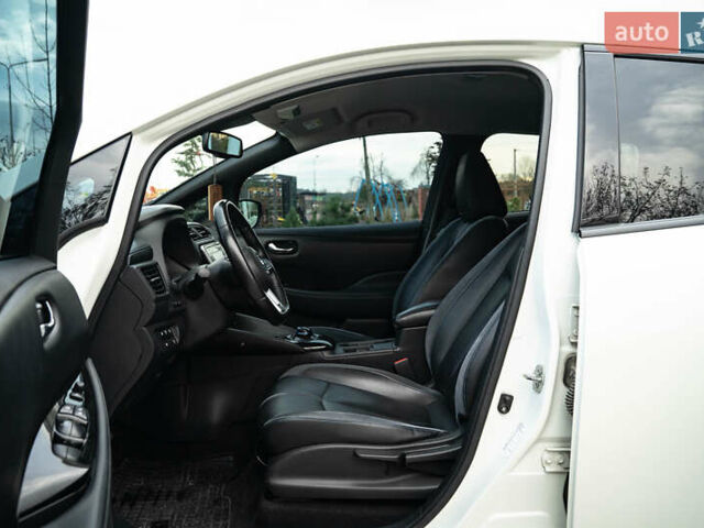 Белый Ниссан Лиф, объемом двигателя 0 л и пробегом 108 тыс. км за 13900 $, фото 22 на Automoto.ua