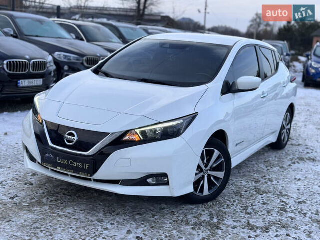 Белый Ниссан Лиф, объемом двигателя 0 л и пробегом 50 тыс. км за 11450 $, фото 2 на Automoto.ua