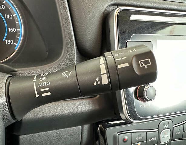 Белый Ниссан Лиф, объемом двигателя 0 л и пробегом 115 тыс. км за 12150 $, фото 15 на Automoto.ua