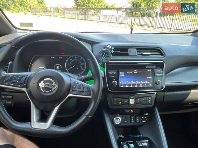 Білий Ніссан Ліф, об'ємом двигуна 0 л та пробігом 45 тис. км за 15500 $, фото 14 на Automoto.ua
