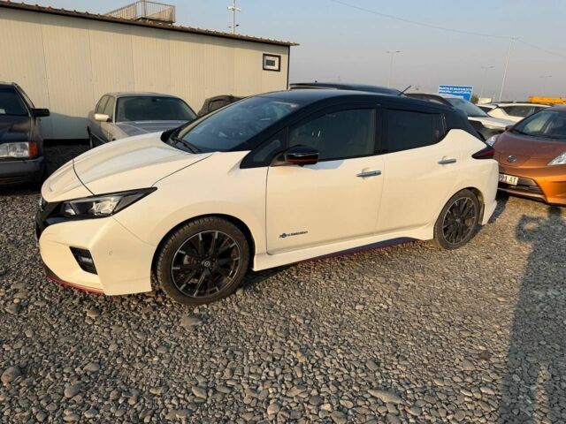 Белый Ниссан Лиф, объемом двигателя 0 л и пробегом 33 тыс. км за 16400 $, фото 1 на Automoto.ua