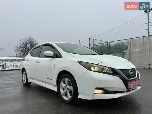 Белый Ниссан Лиф, объемом двигателя 0 л и пробегом 96 тыс. км за 13500 $, фото 8 на Automoto.ua