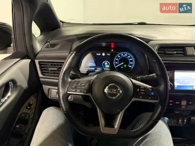 Белый Ниссан Лиф, объемом двигателя 0 л и пробегом 132 тыс. км за 12999 $, фото 16 на Automoto.ua