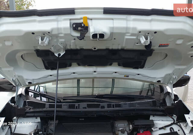 Белый Ниссан Лиф, объемом двигателя 0 л и пробегом 82 тыс. км за 15600 $, фото 29 на Automoto.ua