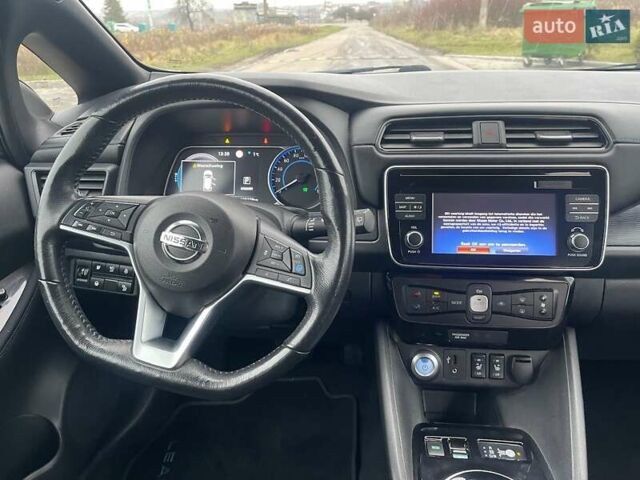 Белый Ниссан Лиф, объемом двигателя 0 л и пробегом 108 тыс. км за 12700 $, фото 26 на Automoto.ua