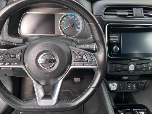 Белый Ниссан Лиф, объемом двигателя 0 л и пробегом 115 тыс. км за 12700 $, фото 9 на Automoto.ua