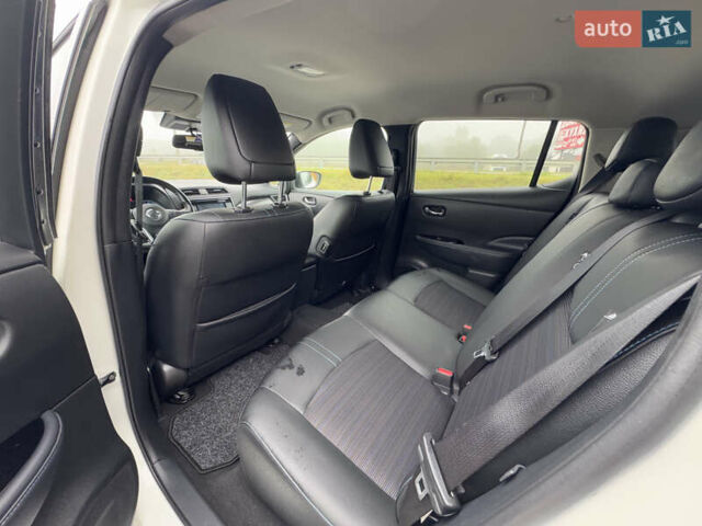 Белый Ниссан Лиф, объемом двигателя 0 л и пробегом 157 тыс. км за 11700 $, фото 46 на Automoto.ua