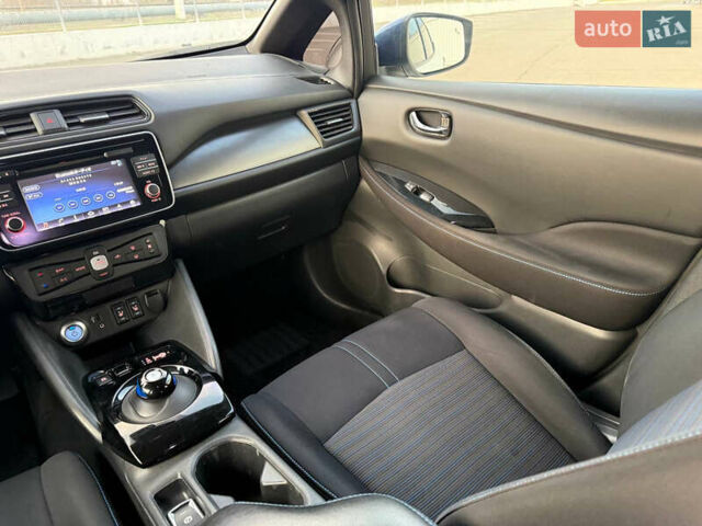 Білий Ніссан Ліф, об'ємом двигуна 0 л та пробігом 67 тис. км за 11500 $, фото 26 на Automoto.ua