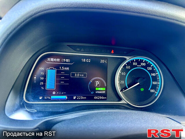 Белый Ниссан Лиф, объемом двигателя 0.13 л и пробегом 44 тыс. км за 12400 $, фото 12 на Automoto.ua