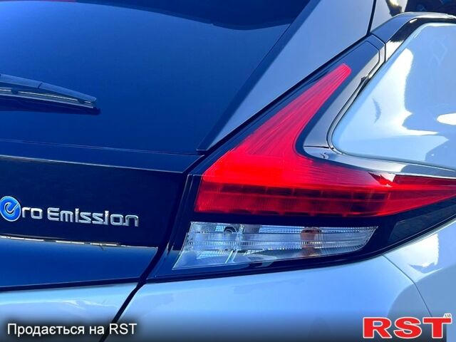 Белый Ниссан Лиф, объемом двигателя 0 л и пробегом 77 тыс. км за 12500 $, фото 8 на Automoto.ua