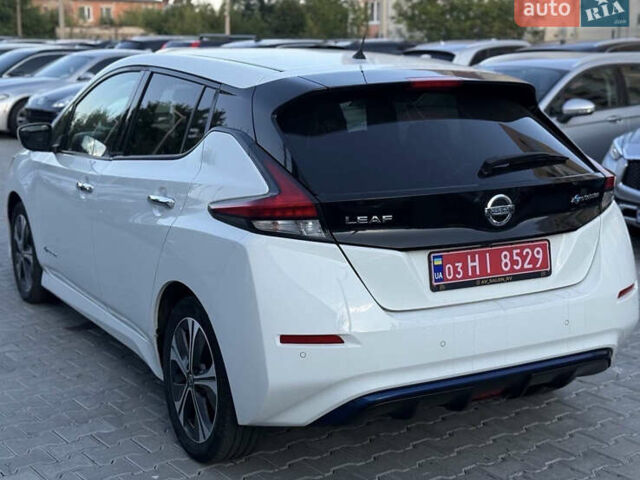 Белый Ниссан Лиф, объемом двигателя 0 л и пробегом 113 тыс. км за 13000 $, фото 2 на Automoto.ua