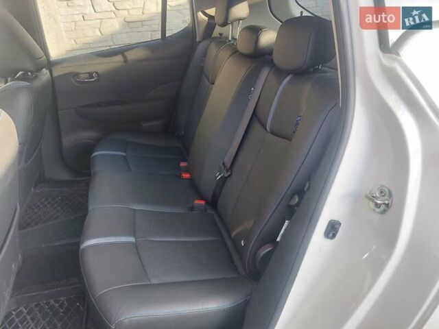 Белый Ниссан Лиф, объемом двигателя 0 л и пробегом 132 тыс. км за 12999 $, фото 18 на Automoto.ua