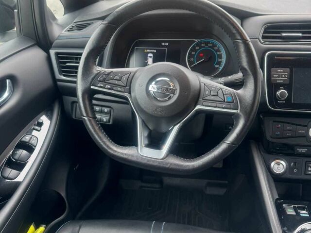 Белый Ниссан Лиф, объемом двигателя 0 л и пробегом 111 тыс. км за 9700 $, фото 8 на Automoto.ua