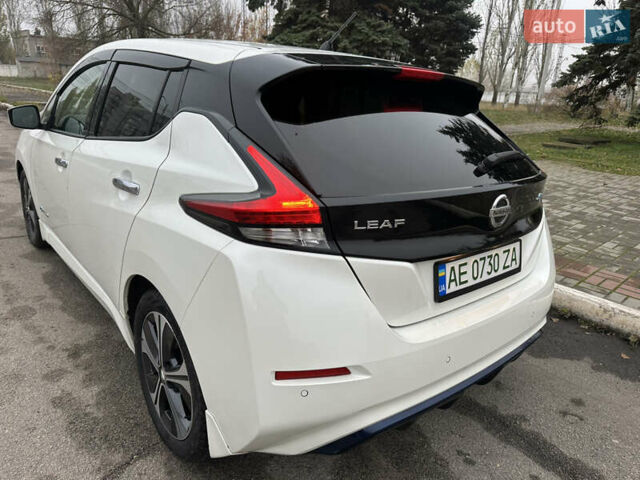 Белый Ниссан Лиф, объемом двигателя 0 л и пробегом 37 тыс. км за 12700 $, фото 12 на Automoto.ua