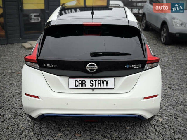 Белый Ниссан Лиф, объемом двигателя 0 л и пробегом 157 тыс. км за 11700 $, фото 13 на Automoto.ua