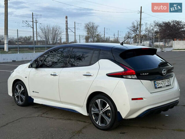 Білий Ніссан Ліф, об'ємом двигуна 0 л та пробігом 67 тис. км за 11500 $, фото 4 на Automoto.ua